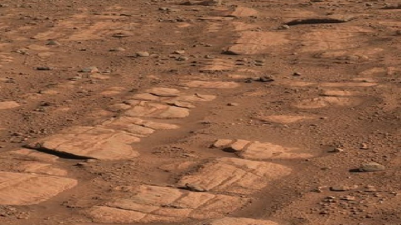 Nasa encontra sinais de rios volumosos e agitados em Marte