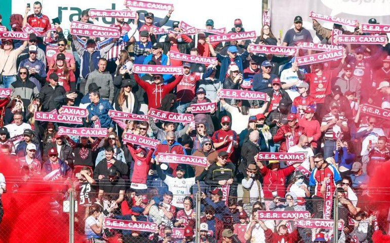 Caxias-RS bate Portuguesa-RJ no fim e garante acesso inédito à Série C