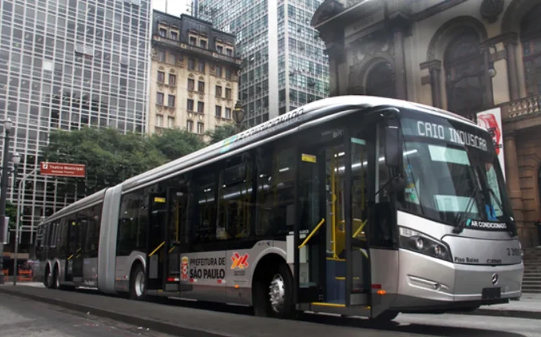 Tarifa de ônibus na cidade de SP deve ficar entre R$ 5 e R$ 5,20, aponta SPTrans