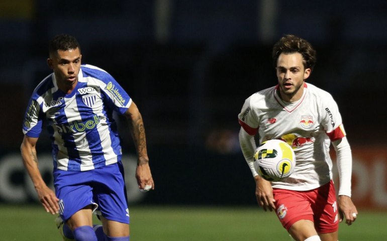 Red Bull Bragantino desencanta fora de casa e deixa o Avaí muito perto da Série B