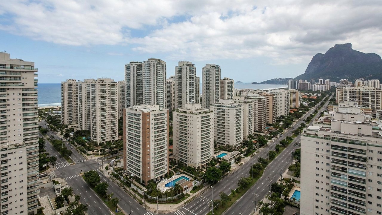 Cinco dos dez bairros brasileiros com mais moradores em apartamentos ficam no Rio; Barra da Tijuca lidera ranking carioca