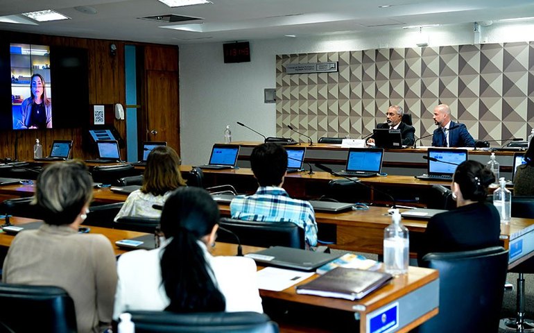 CDH acata melhorias nas condições de depoimento de menor vítima de violência