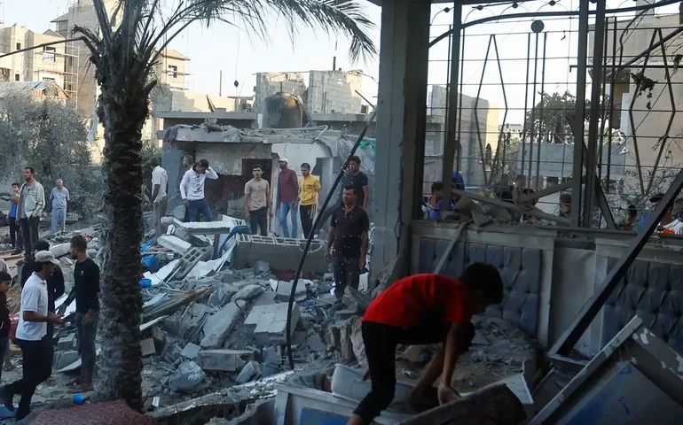 Israel ordena saída de civis palestinos de área humanitária em Gaza após lançamento de foguete