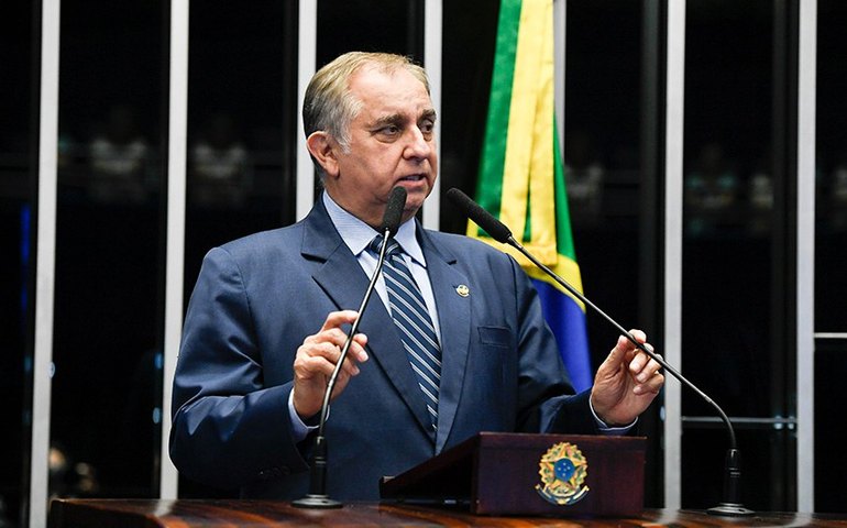 Izalci pede para alterar MP que transfere recursos do Sesc e Senac para Embratur