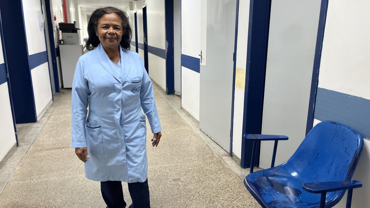Com 43 anos de serviço público, Cicinha do HGE é exemplo de dedicação à sociedade