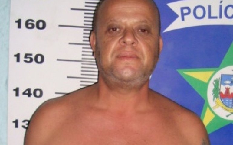 Homem que estava armado na orla é autuado pela Polícia Civil em Maceió