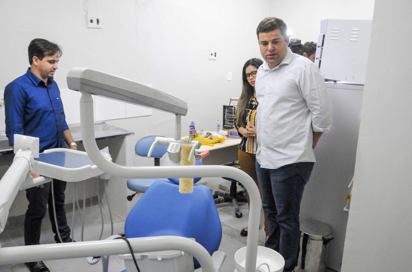 Prefeito em exercício vistoria obras na unidade de saúde no Bom Parto