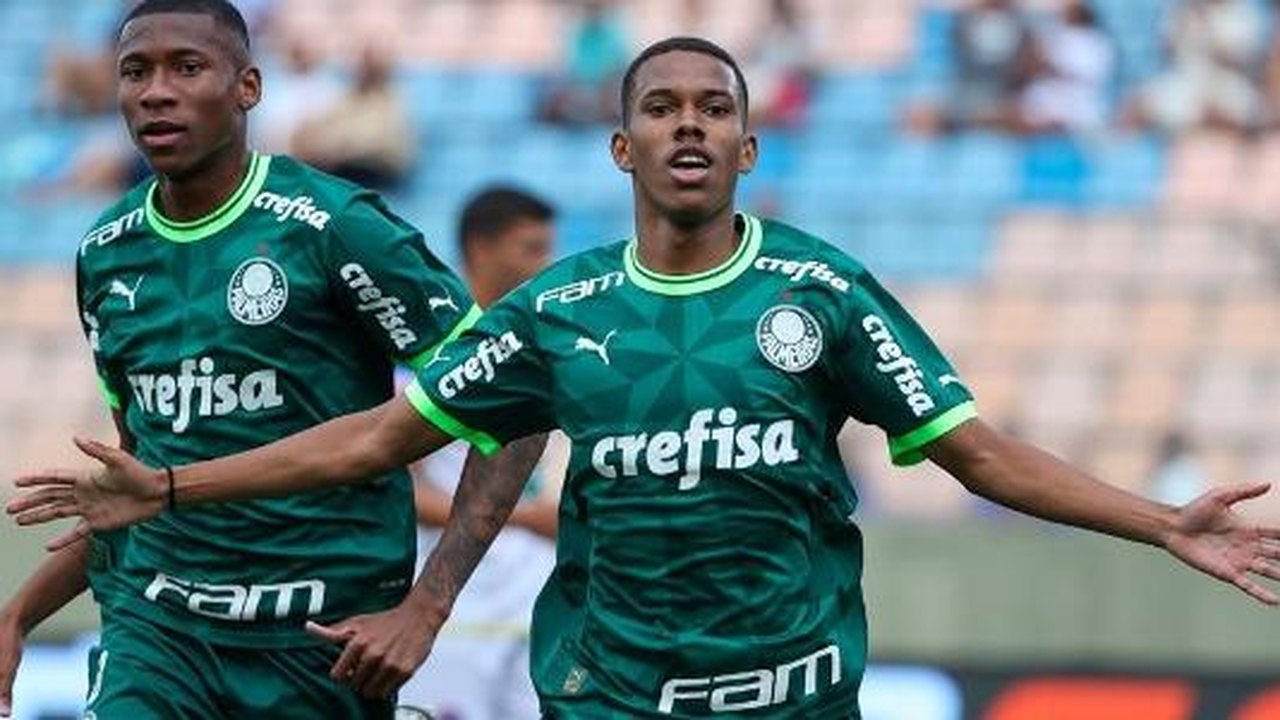 Palmeiras inscreve Estevão e ensaia time com reforços para estreia do Paulistão
