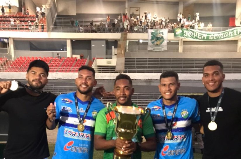 Preparador de goleiros do Coruripe faz balanço do trabalho que resultou no título e no acesso