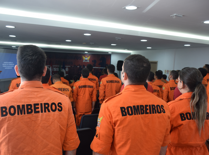 Seminário sobre saúde mental promovido pelo Corpo de Bombeiros orienta pais de crianças atípicas
