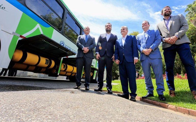 Projeto-piloto usará ônibus a gás em duas linhas intermunicipais do RJ