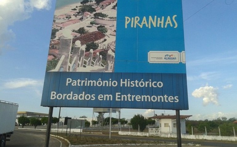 Região do São Francisco recebe novas placas de sinalização