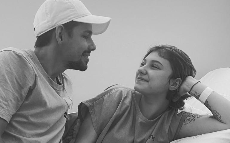 Jovem influenciadora com câncer terminal, Isabel Veloso anuncia gravidez