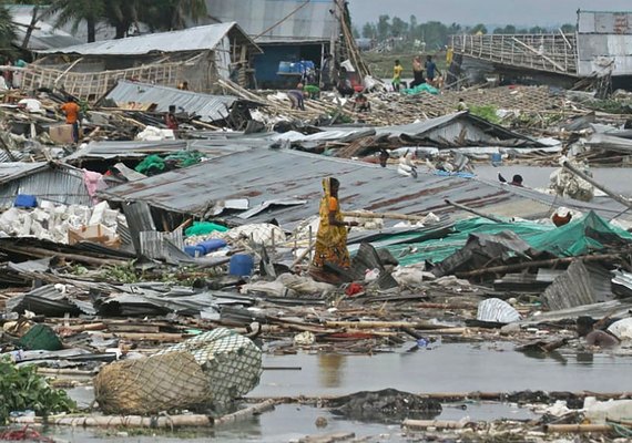Cerca de 800 mil pessoas abandonam o litoral e seguem para interior de Bangladesh antes da passagem de ciclone