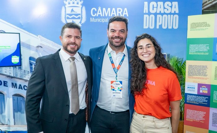 Presidente Chico Filho e os vereadores Thiago Prado e Teca Nelma
