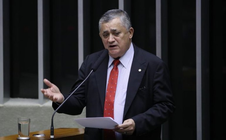 Líder do governo diz que cota de telas para filmes nacionais será votada ainda hoje