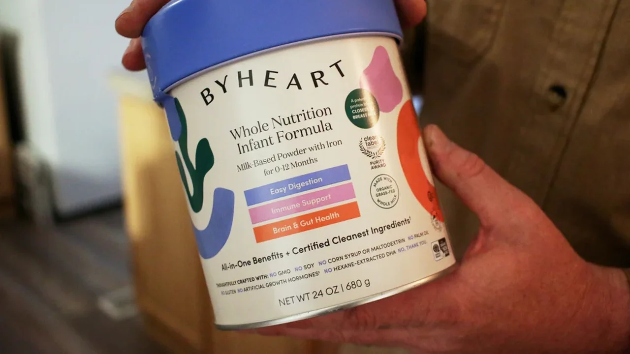 Duas empresas produziram leite em pó vinculado a casos de botulismo na fórmula infantil ByHeart