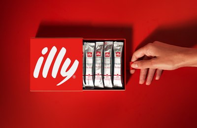 Chega ao Brasil o primeiro café solúvel em sachês individuais da illycaffè