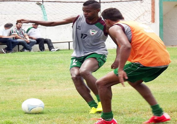 CSE de Palmeira recebe o Quebrangulo para jogo-treino amistoso