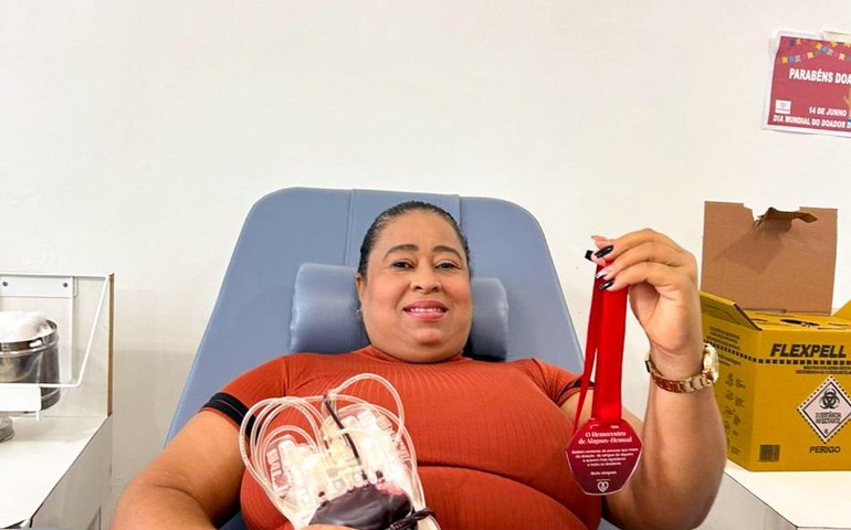 No dia de Santo Antônio, doadores de sangue são recepcionados com lanche junino e música