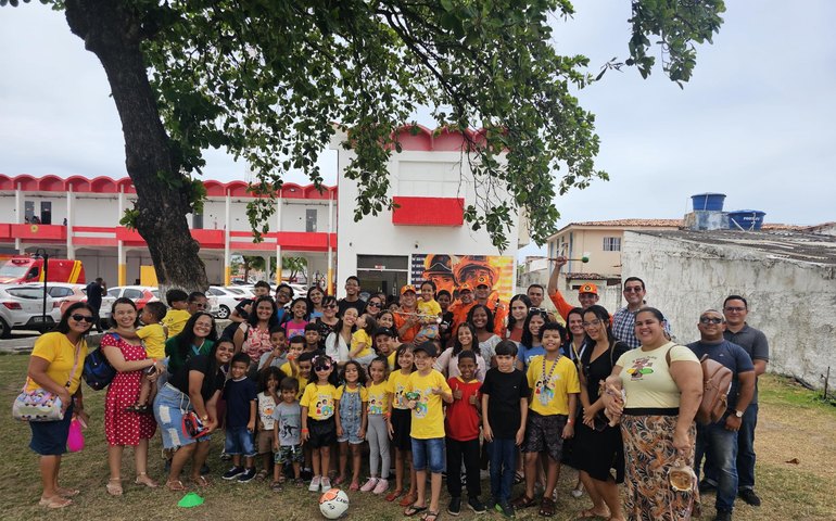 Cerca de 3 mil crianças visitaram o Corpo de Bombeiros em 2024