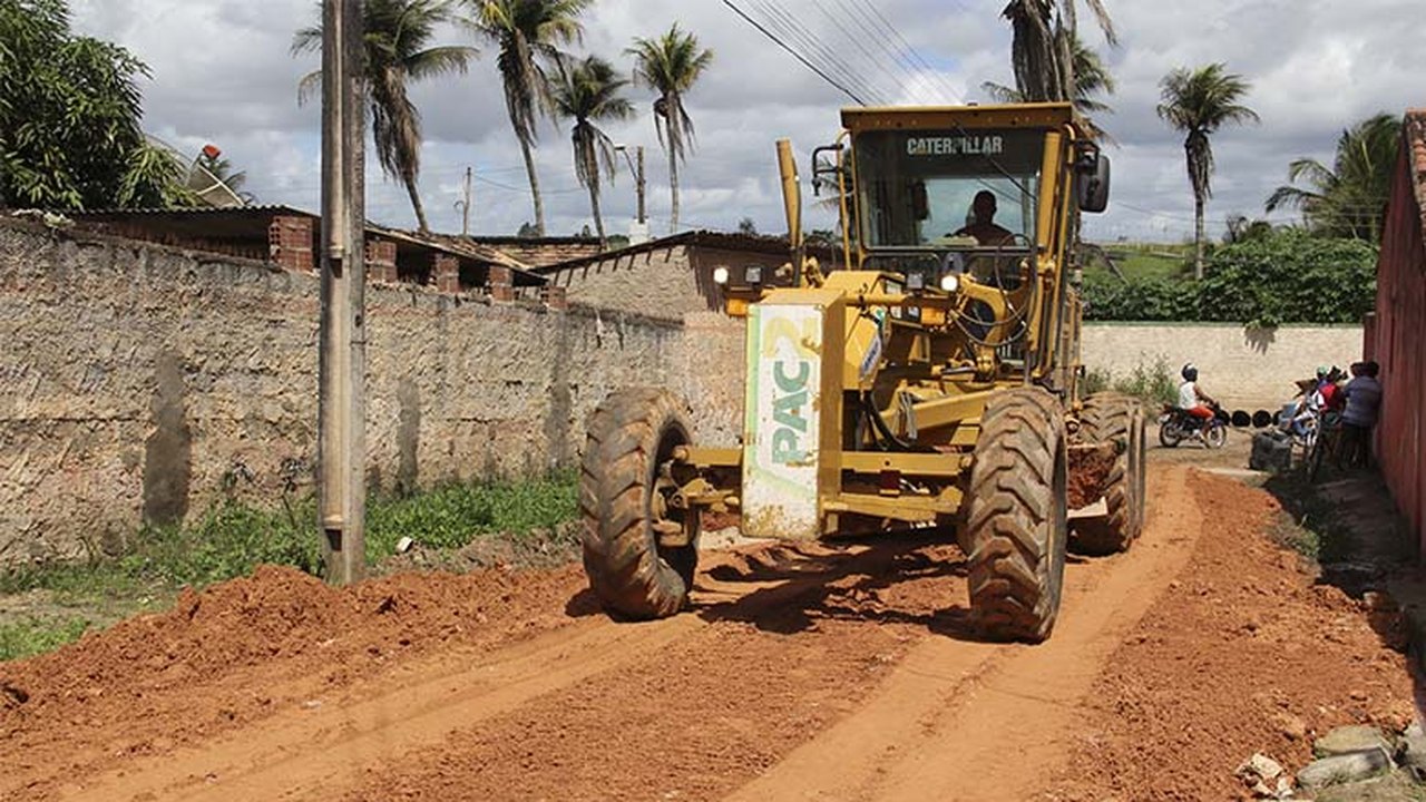 Prefeitura de Arapiraca realiza serviços em Canafístula e outros bairros