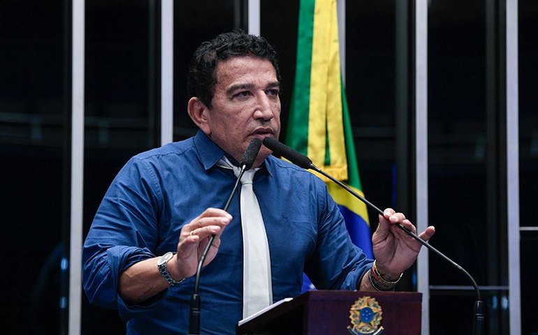 Magno Malta defende marco temporal e cobra harmonia entre os Poderes