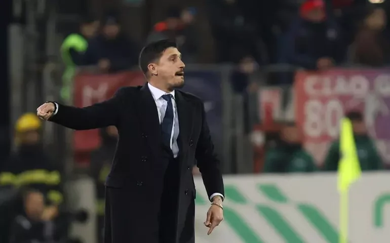 Pai e irmão de técnico do Cagliari ficam feridos em emboscada