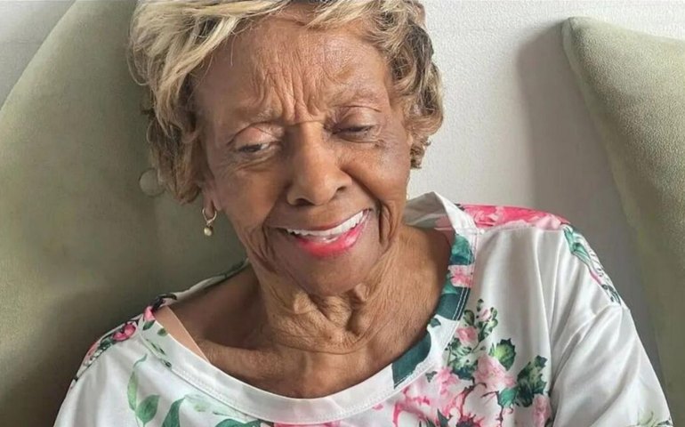 Morre Cissy Houston, cantora gospel e mãe de Whitney Houston, aos 91 anos