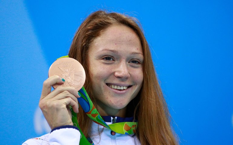 Medalhista olímpica na natação é condenada à prisão em Belarus à revelia