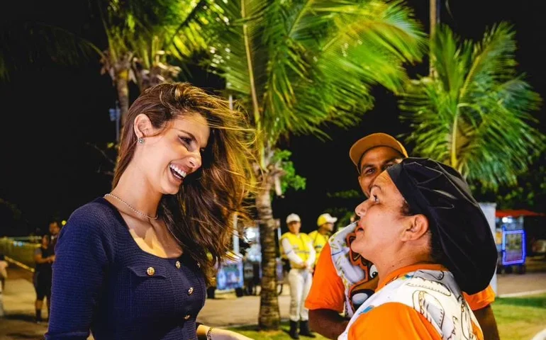 Primeira-dama realiza visita aos ambulantes durante os preparativos do Natal de Todos Nós