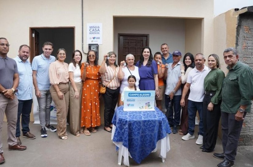 Prefeitura de Campo Alegre entrega mais cinco casas do programa Minha Casa Renovada