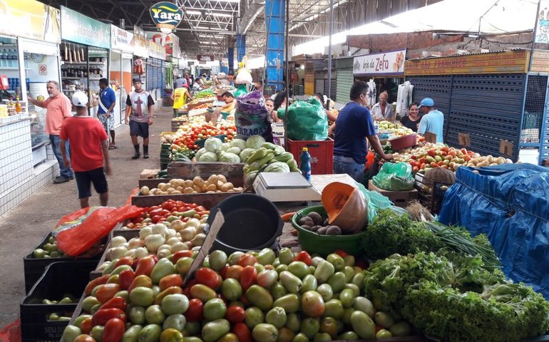 Veja o funcionamento dos mercados e feiras no feriado do dia 16