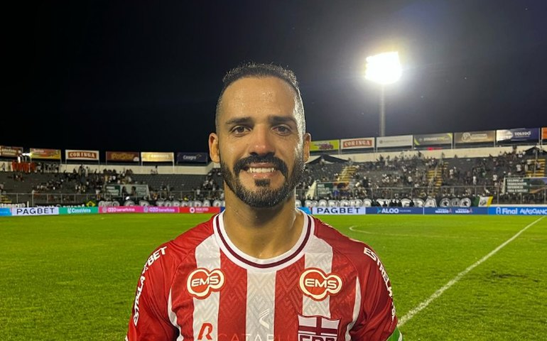 Artilheiro Anselmo Ramon marca o gol da vitória do CRB diante do ASA, na primeira partida da decisão do Alagoano; vídeo