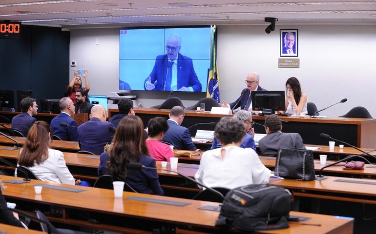 Aumento de imposto sobre produtos médicos pode elevar custos e afetar atendimento