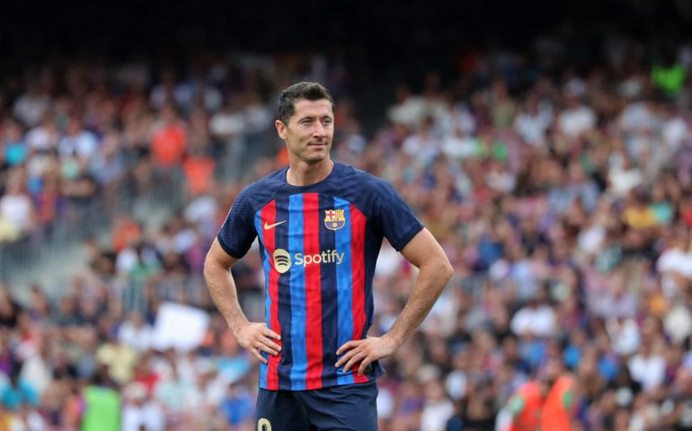 Lewandowski tem recurso negado e vai cumprir 3 jogos de suspensão pelo Barcelona