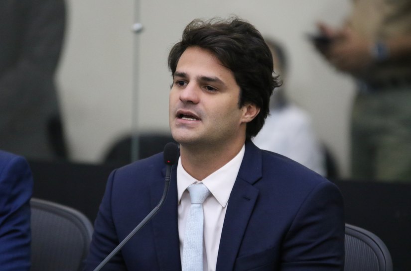 Breno Albuquerque parabeniza Santana do Mundaú pelos 64 anos de emancipação política