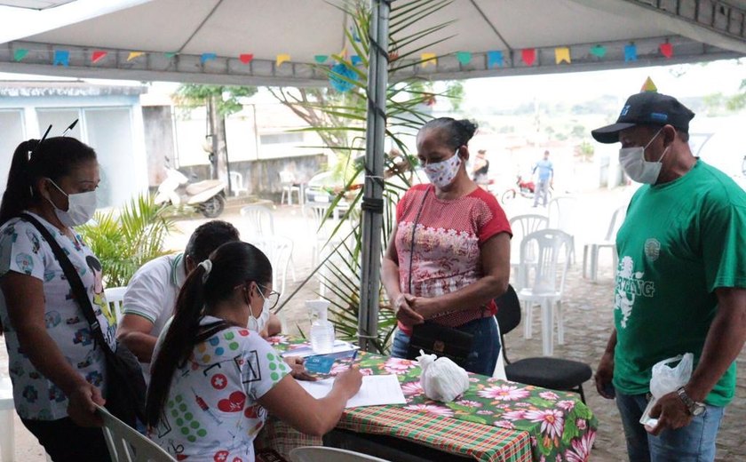Arraiá da Imunização: Saúde de Santana do Mundaú aplica 150 novas doses de esperança