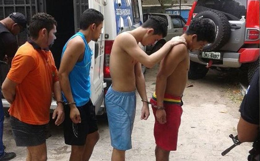 Defesa Social esvazia carceragem da Delegacia de Atalaia