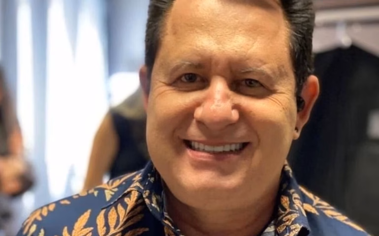 'Apaguei por um minuto', diz Marrone sobre queda durante show