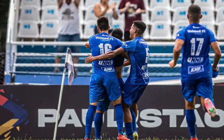 Com gol de voleio no fim, São Bento bate Santo André e continua bem no Paulistão