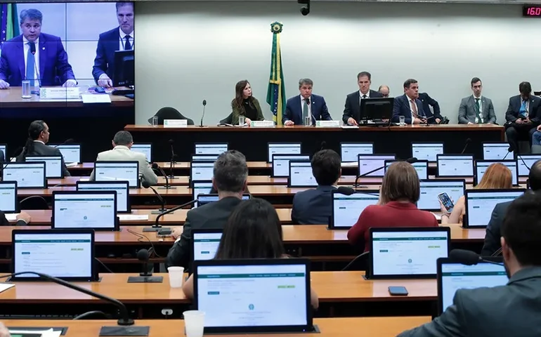 CMO aprova relatório preliminar do Orçamento de 2026