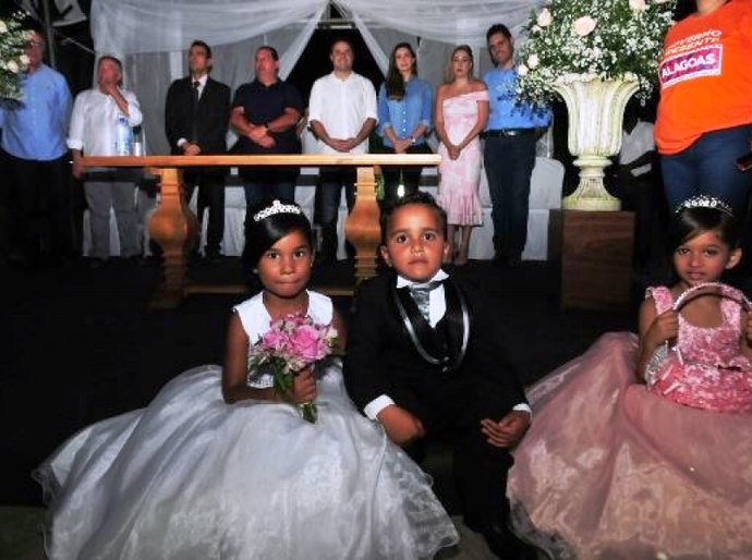 Casamento coletivo realiza sonho de 64 casais em Teotônio Vilela