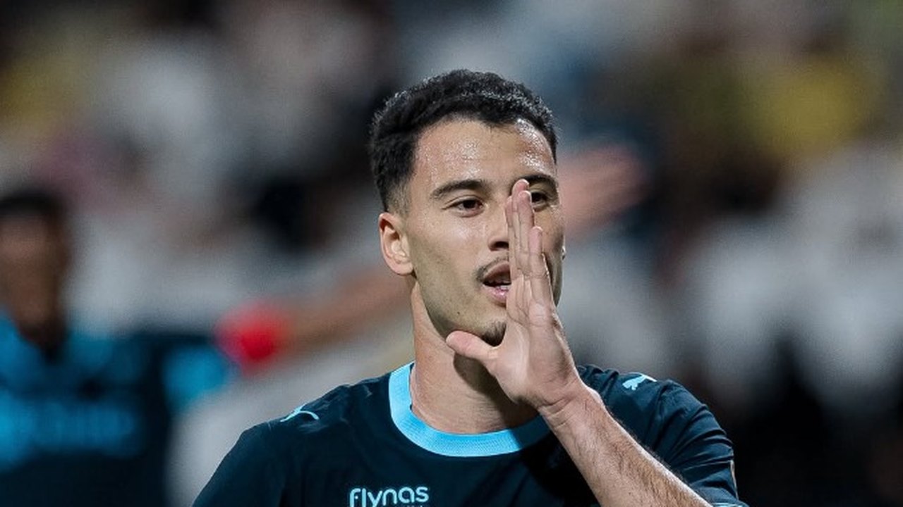Gabriel Martinelli brilha com hat-trick e garante vitória do Al-Hilal em goleada