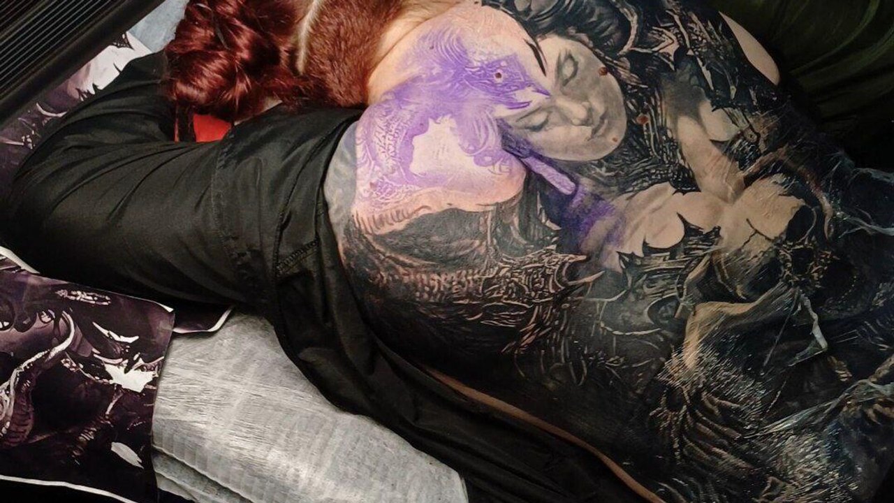 Veja IMAGENS da maior feira de tatuagens do mundo, sediada no Brasil