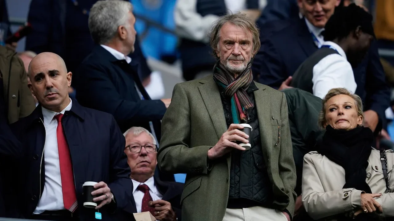 Coproprietário do Manchester United, Jim Ratcliffe, disse lamentar se alguns se sentiram ofendidos por seus comentários anti-imigrantes.