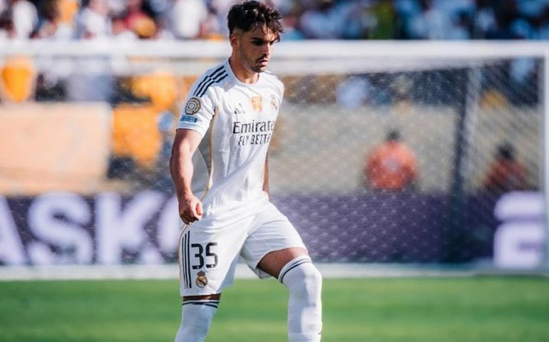 Asencio pede desculpas à torcida após queda do Real Madrid no Mundial: 'Não estava à altura'