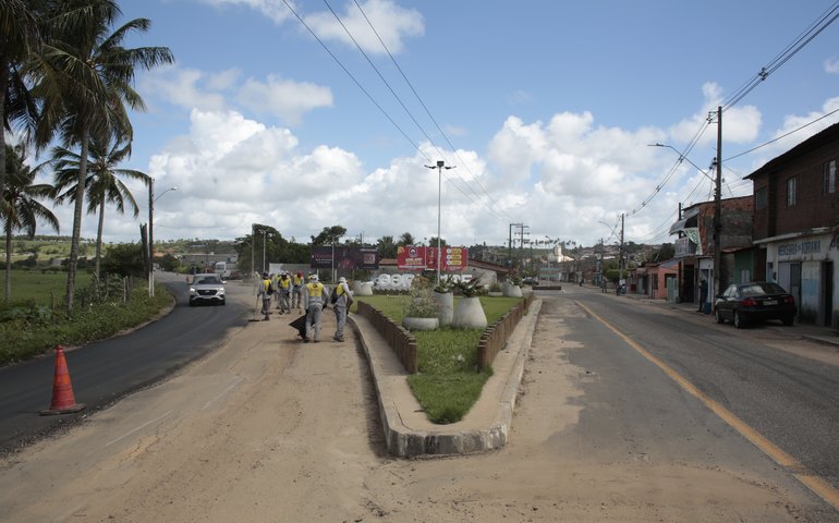Prefeito Marcelo Beltrão inicia recapeamento asfáltico da avenida Comendador Tércio Wanderley