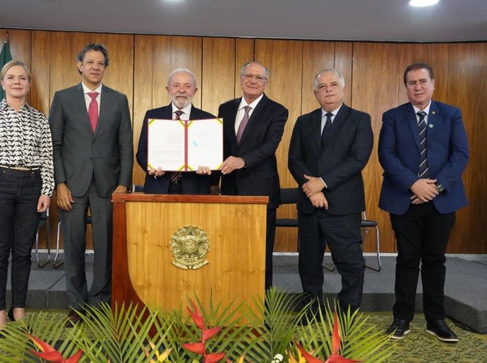 Lula lança programa para impulsionar exportações de Micro e Pequenas Empresas