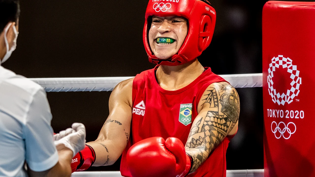 Boxe brasileiro dá show com nove finais no Pan de Santiago e vagas para Paris-2024